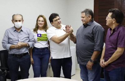 Rafael Fonteles recebe adesão do prefeito de Barra D’Álcântara, Mardônio Soares